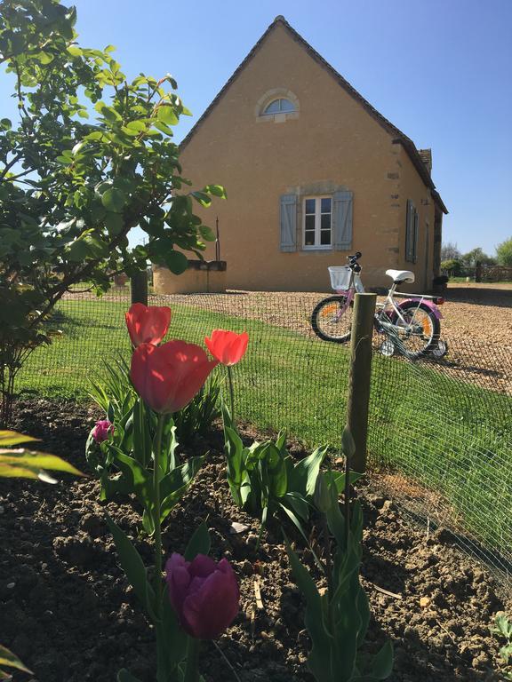 Gite De La Hertaudiere Montbizot Exterior foto