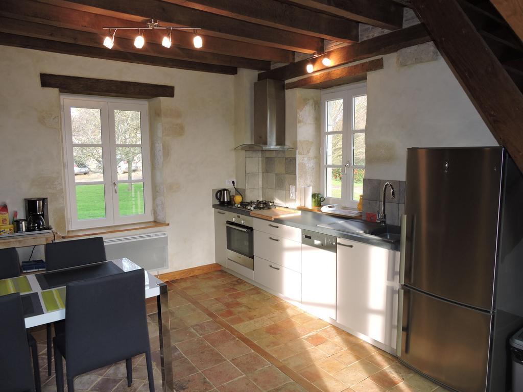 Gite De La Hertaudiere Montbizot Exterior foto