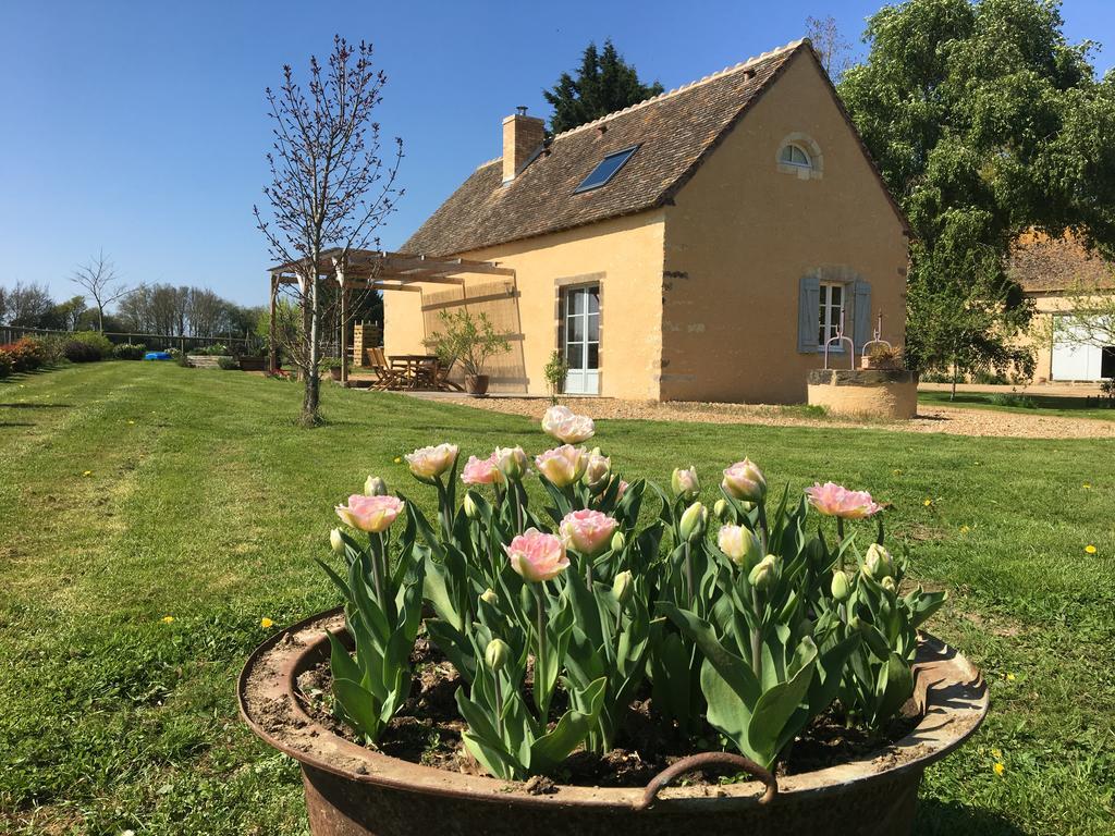 Gite De La Hertaudiere Montbizot Exterior foto